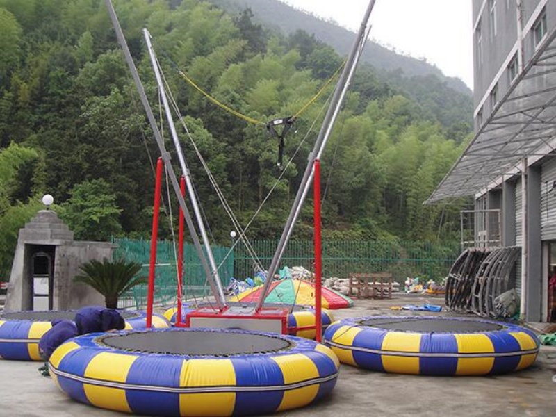Round jumping trampoine