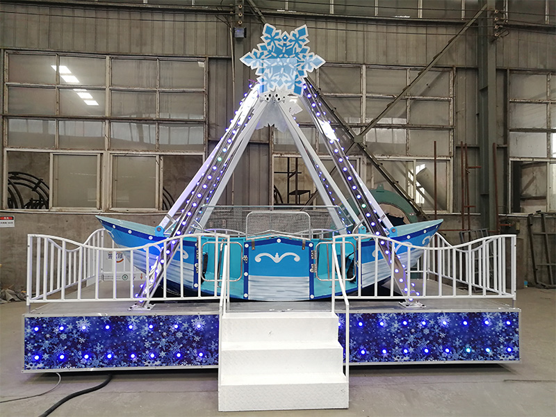 Ice and snow mini pirate ship